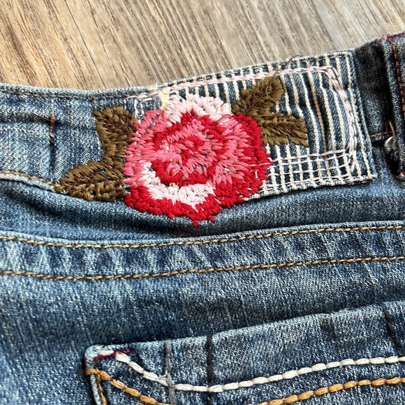 Freestyle Revolution rose embroidered jeans - Picture 6 of 6